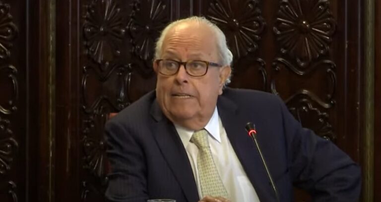 Julio Velarde acabado