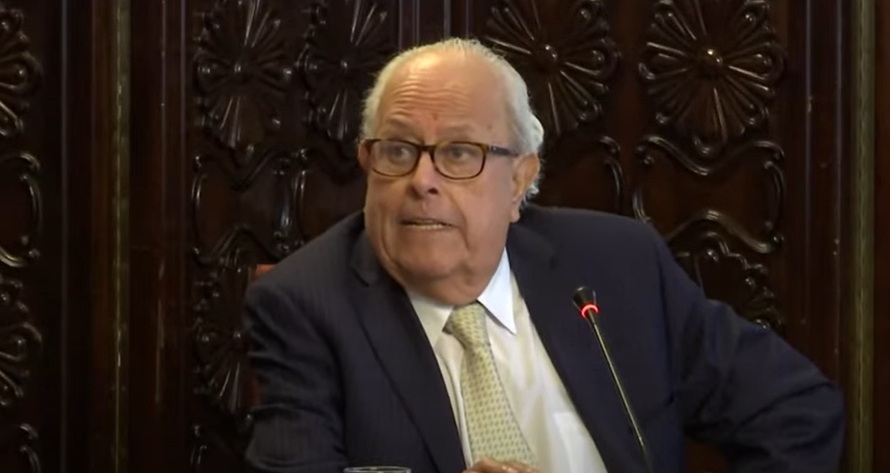 Julio Velarde acabado