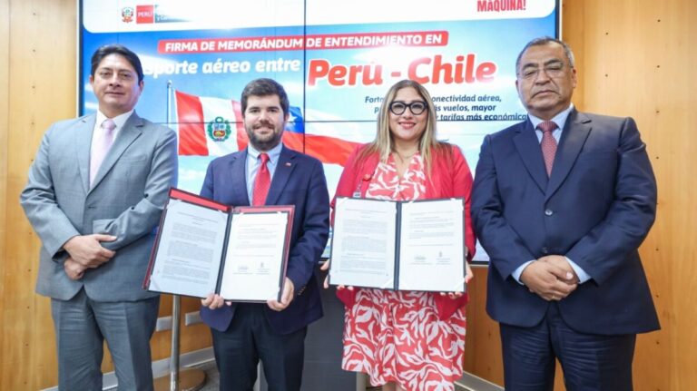 Aldo Prieto firma vuelos Chile