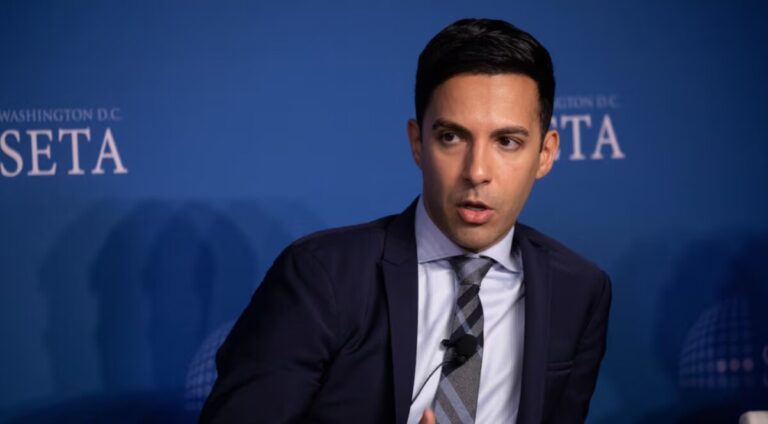 Ali Vaez