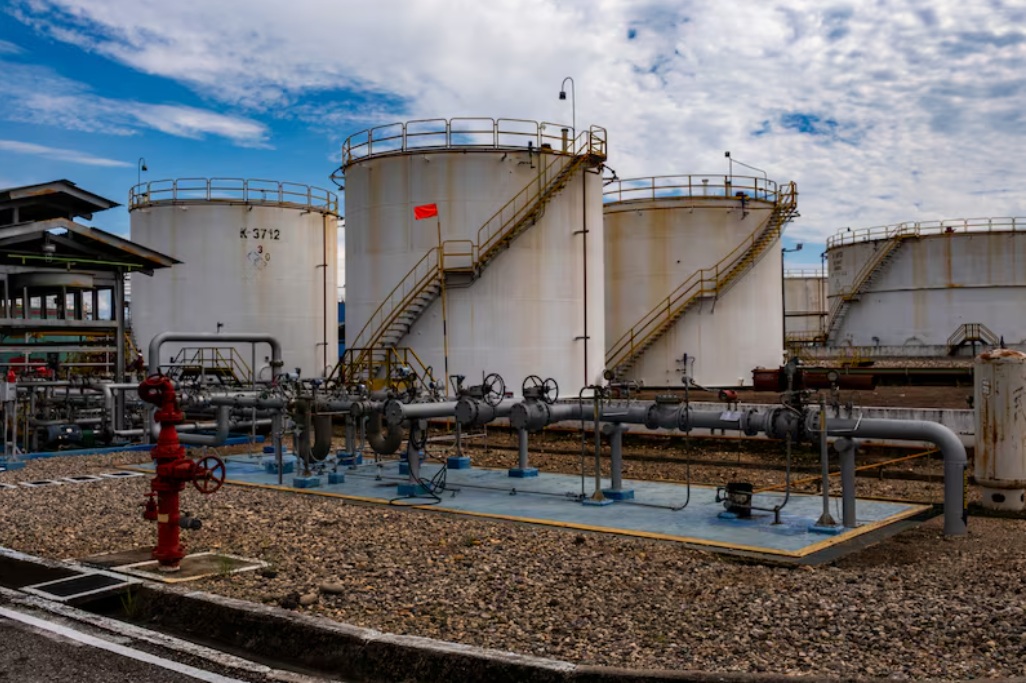 Tanques de almacenamiento de petróleo crudo