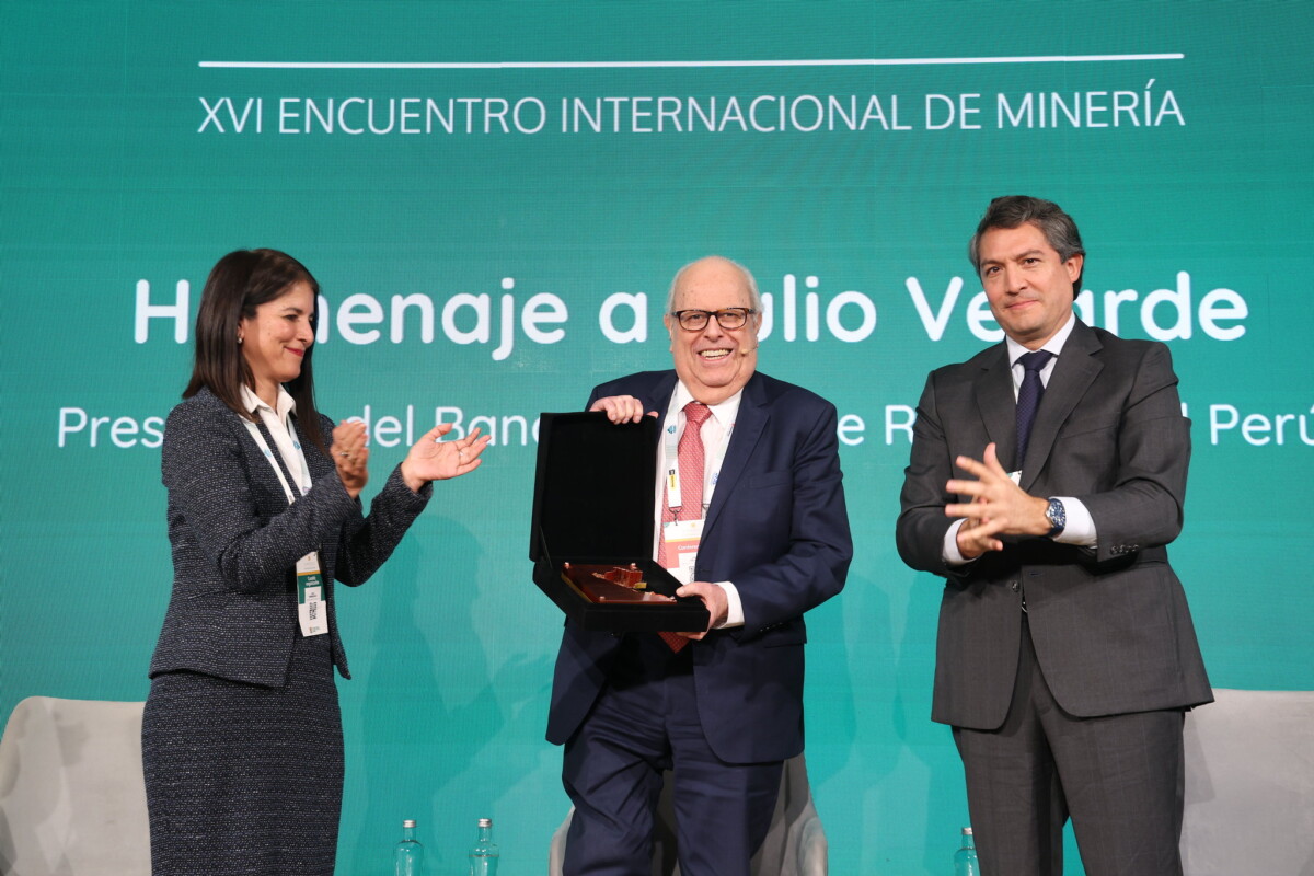 NP_Homenaje a Julio Velarde
