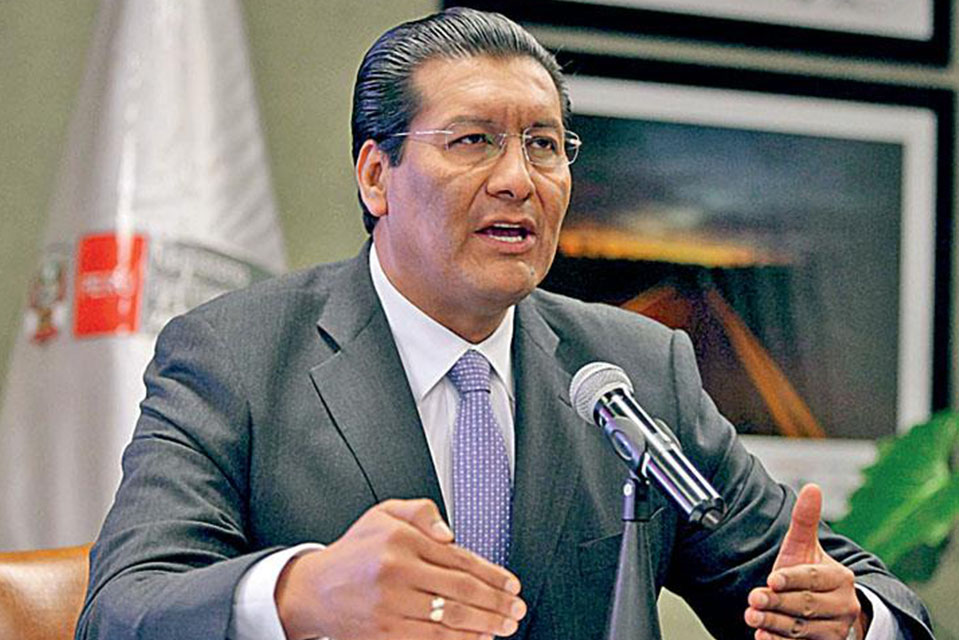 Fiscal Germán Juárez limpia de lavado de activos a Carlos Paredes