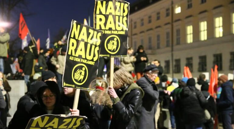 Nazis Raus
